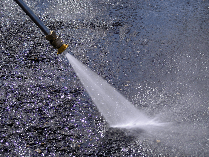 5 Benefits of Cleaning Concrete with a Pressure Washer